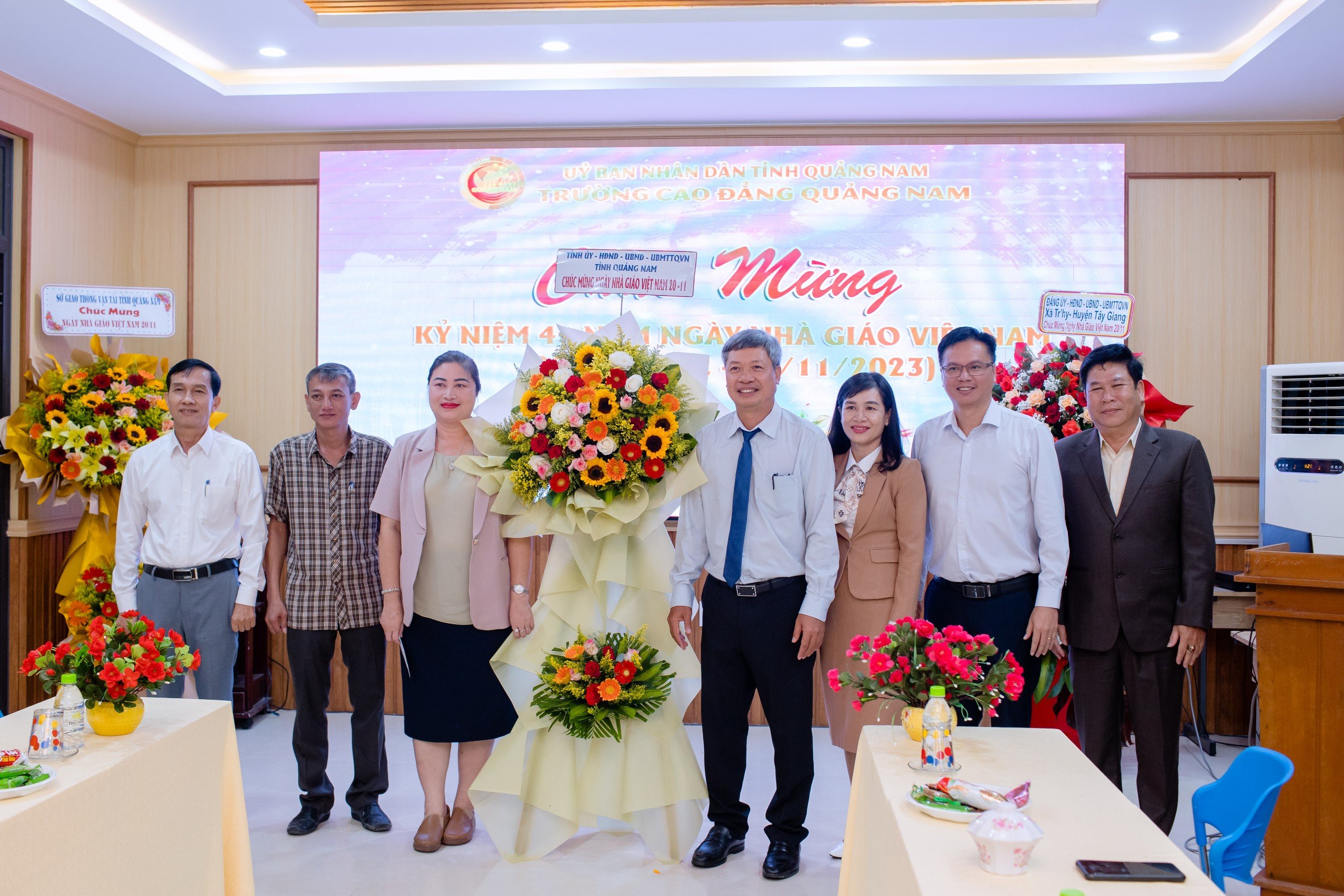 Phó Chủ tịch UBND tỉnh Quảng Nam thăm và làm việc với sòng bài trực tuyến
