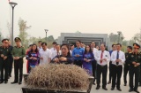 Đoàn công tác tỉnh Bắc Giang dâng hương tưởng niệm các anh hùng liệt sĩ tại tỉnh Điện Biên