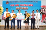 Hội đồng hương Nam Đàn tại TPHCM trao tặng học bổng và thiết bị học tập trị giá 450 triệu đồng cho học sinh nghèo vượt khó 