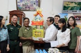 Phó chủ tịch UBND tỉnh Đồng Nai Nguyễn Sơn Hùng thăm, tặng quà thương binh nặng ở Biên Hòa