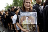Thái Lan đóng cửa phố đèn đỏ sau khi vua mất