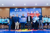 TCP Việt Nam - Red Bull trao tặng hơn một tỷ đồng cho Đội tuyển Bóng đá Nữ Việt Nam và Ban Huấn luyện