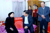 Bắc Giang: Nhiều phần quà dành tặng cho gia đình chính sách, người có công nhân dịp năm mới