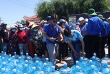 i-on Life trao tặng 1000 bình nước ion kiềm cao cấp cho người dân Tiền Giang