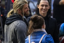 Bộ đôi ‘’Anh em quyền lực xứ Asgard’’ tái ngộ trên phim trường Thor 3