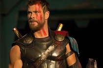 Thor: Ragnarok tung trailer đầu tiên gây sốc