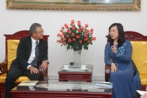 Deputy Minister Dao Hong Lan had a meeting with AIA Group