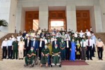 Prime Minister meets typical revolution contributors