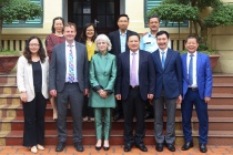 Deputy Minister Le Van Thanh receives Director of Better Work
