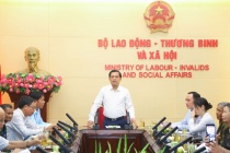 Thứ trưởng Nguyễn Bá Hoan tiếp thân mật đoàn đại biểu người có công Kon Tum