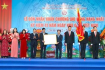 Trường THPT Yên Hòa (Cầu Giấy, Hà Nội) đón nhận Huân chương Lao động hạng Nhất