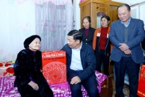 Bắc Giang: Nhiều phần quà dành tặng cho gia đình chính sách, người có công nhân dịp năm mới
