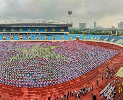 Màn đồng diễn yoga, xếp hình lá cờ Tổ quốc đông người tham gia nhất ở Việt Nam