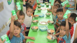 Hành trình 17 năm gieo niềm vui đến trẻ em khó khăn của Quỹ Sữa Vươn cao Việt Nam