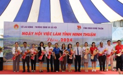 Ngày hội việc làm tỉnh Ninh Thuận: Tạo nhiều cơ hội cho lao động trẻ đi học tập, làm việc ở nước ngoài