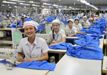 Lao động ngành may Việt Nam: Thu nhập không đủ trang trải nhu cầu cơ bản, cuộc sống bấp bênh