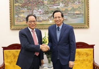 Minister Dao Ngoc Dung received the Korean Ambassador 