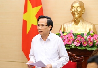 Minister Dao Ngoc Dung reported on the implementation of the social security support package