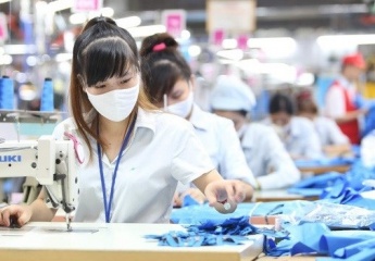 Nearly 28.2 trillion VND from unemployment insurance fund given to pandemic-hit labourers