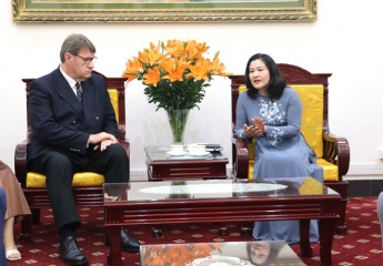 Deputy Minister Nguyen Thi Ha received the CEO of Care for Children