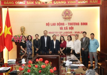 Deputy Minister Le Tan Dung worked with the World Bank on labour and vocational skills