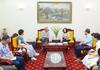 Deputy Minister Nguyen Thi Ha receives Vice President of Kinderhilfe Hyvong Vietnam