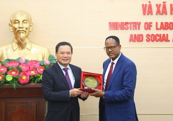 Thứ trưởng Lê Văn Thanh: Tiền lương tối thiểu ở Việt Nam luôn phù hợp với thông lệ quốc tế